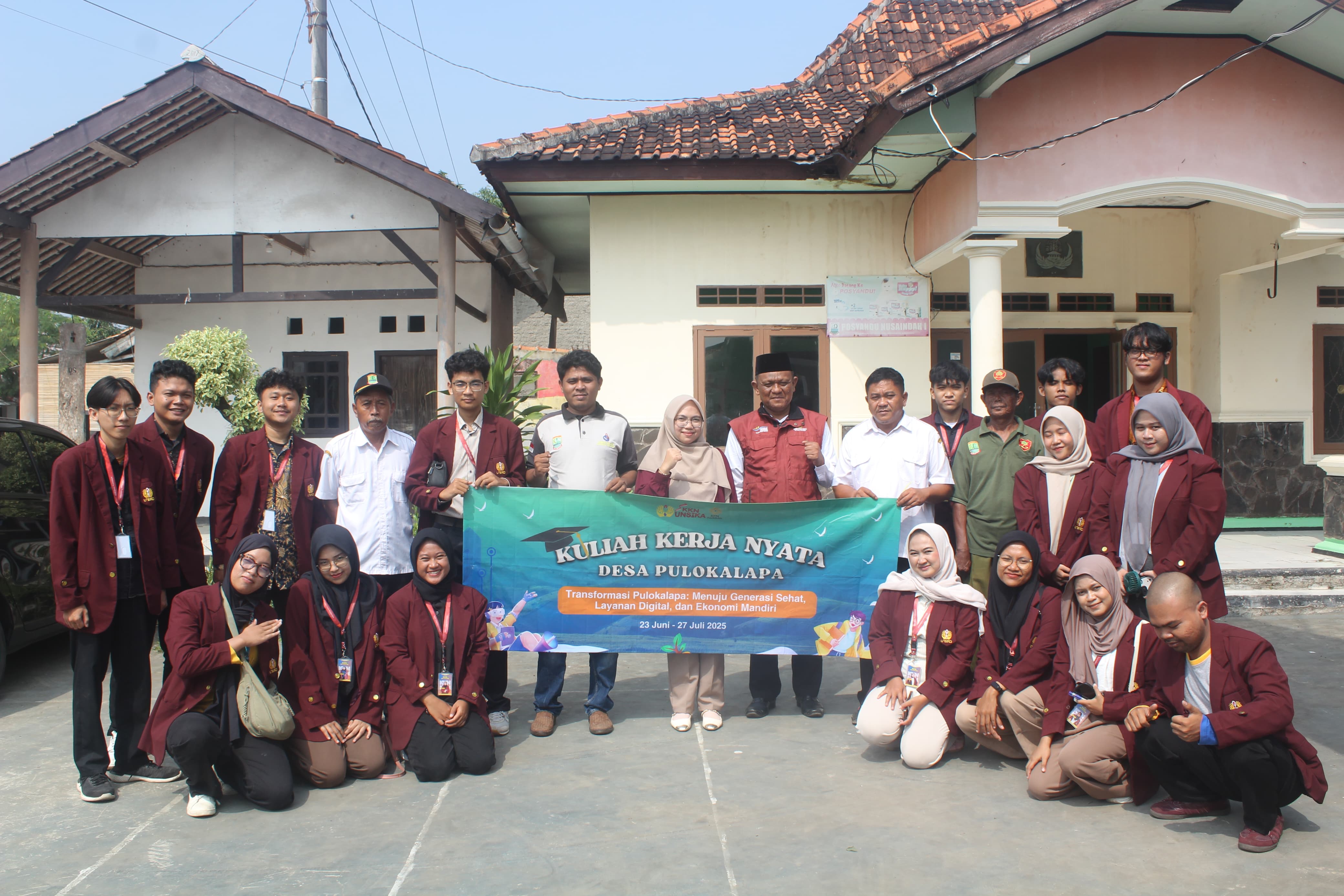 Kegiatan KKN Mahasiswa di Desa Pulokalapa